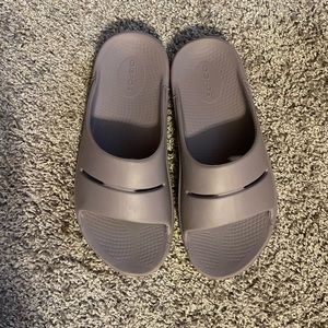 Oofos Slides